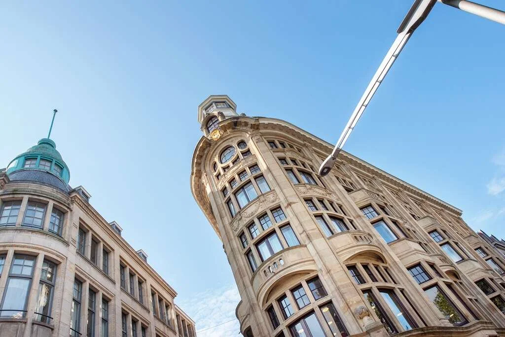 geblurde versie van de foto als achtergrond