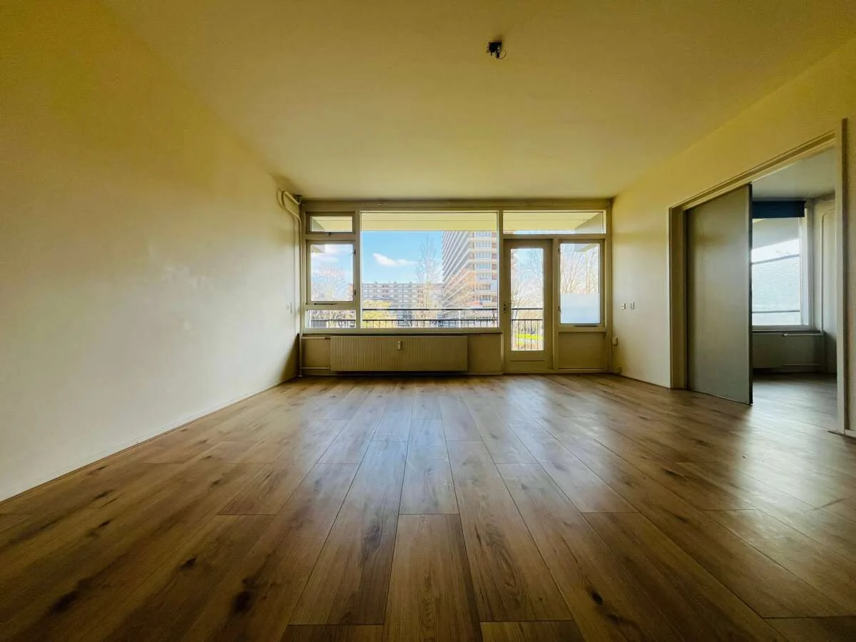 geblurde versie van de foto als achtergrond