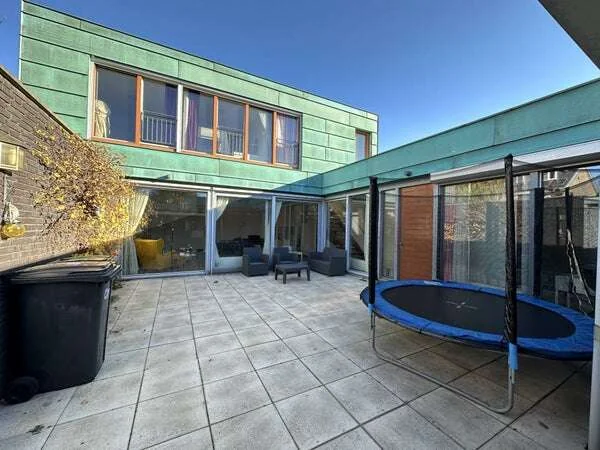 geblurde versie van de foto als achtergrond