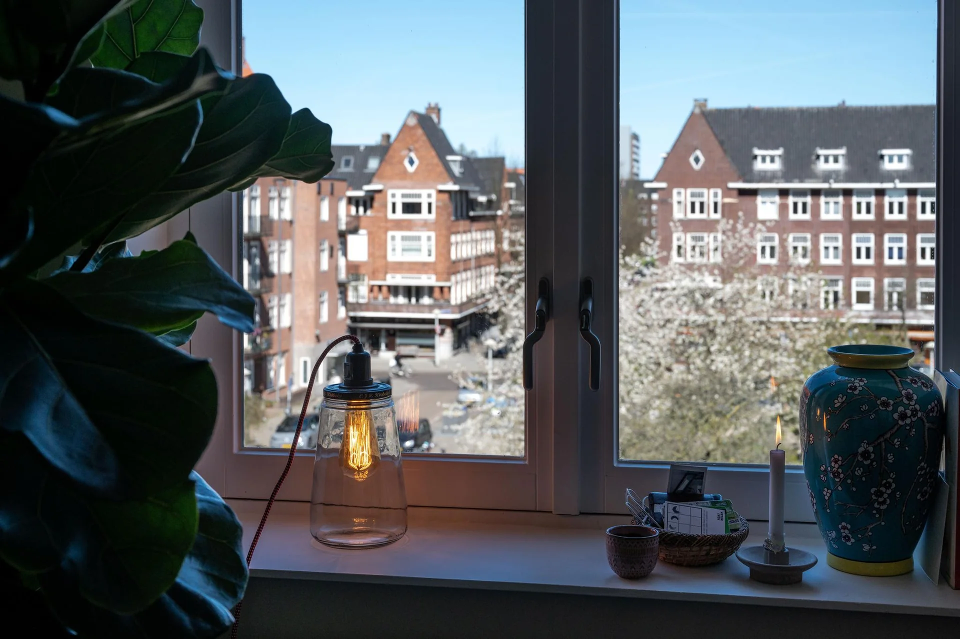 geblurde versie van de foto als achtergrond