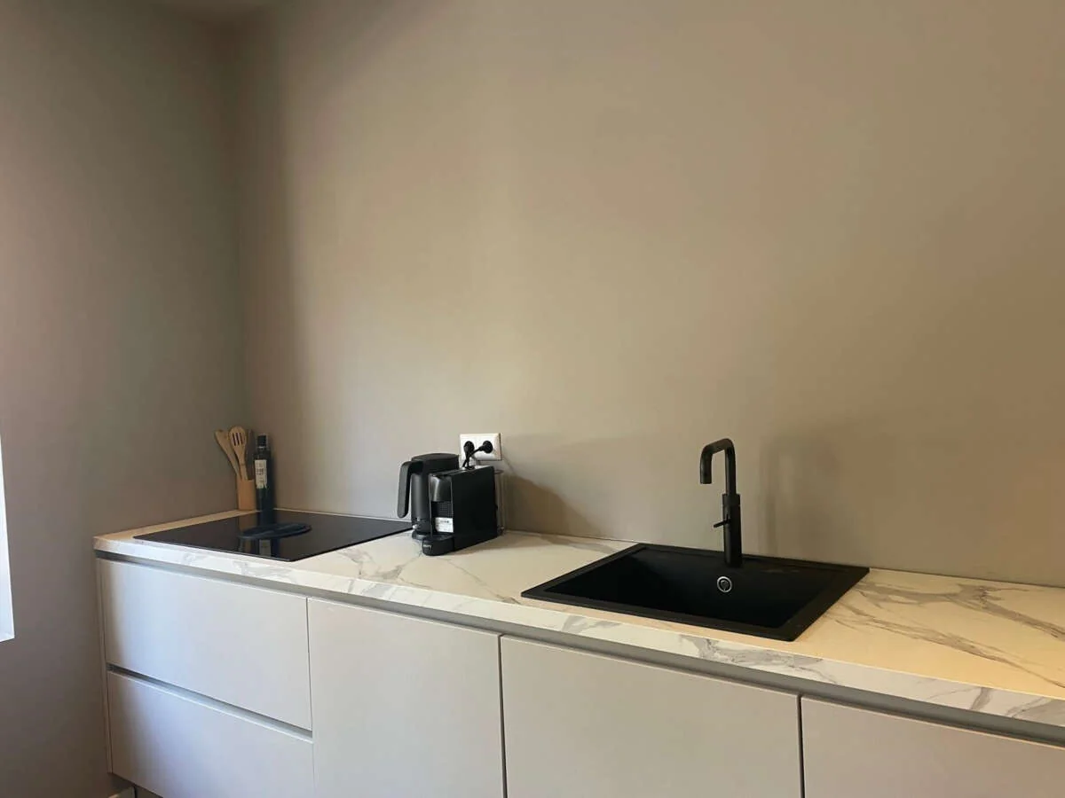 geblurde versie van de foto als achtergrond