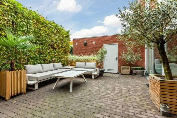 geblurde versie van de foto als achtergrond