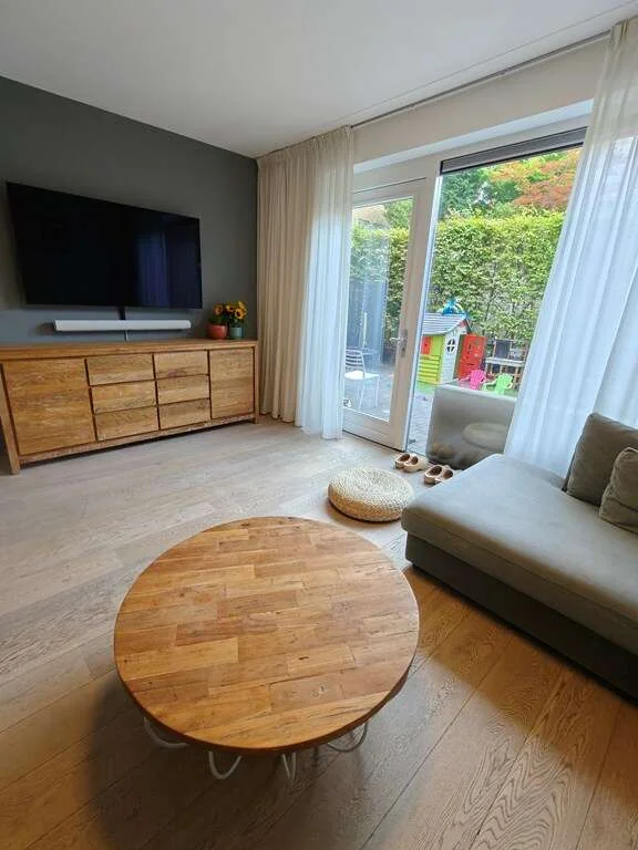 geblurde versie van de foto als achtergrond