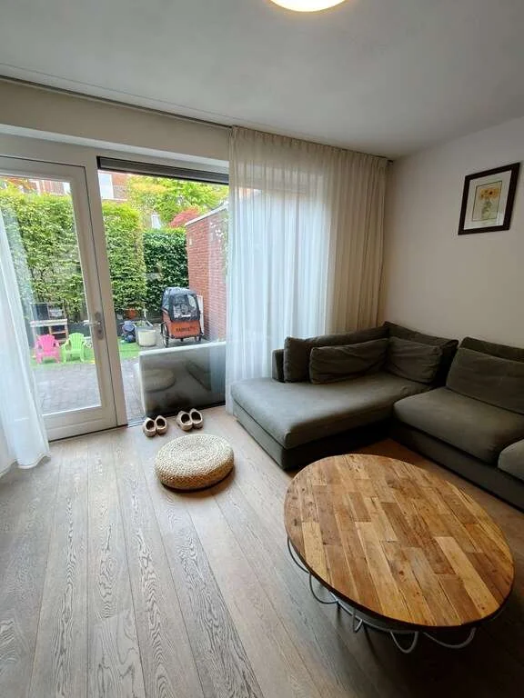 geblurde versie van de foto als achtergrond