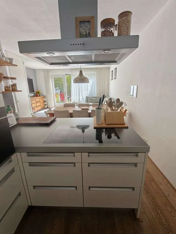 geblurde versie van de foto als achtergrond