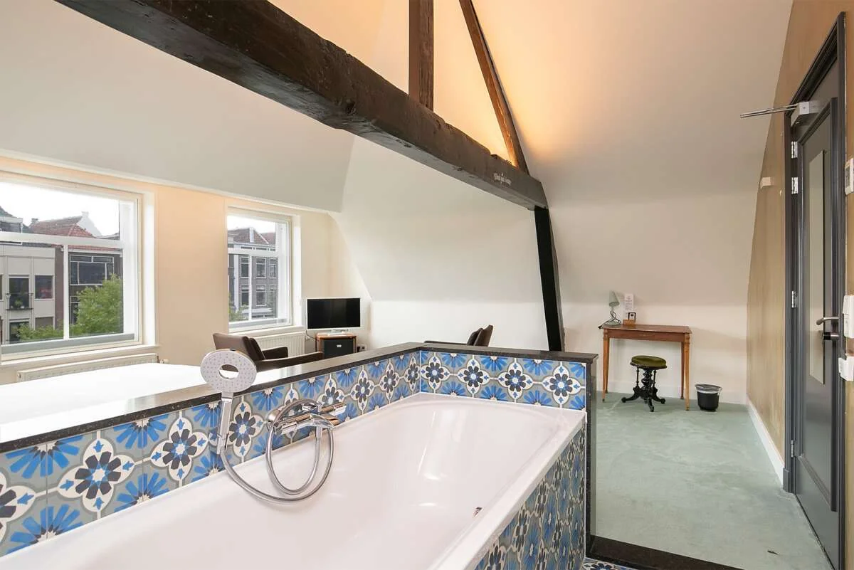 geblurde versie van de foto als achtergrond