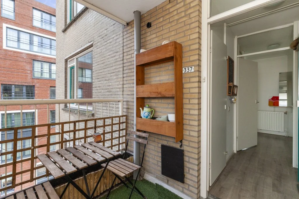 geblurde versie van de foto als achtergrond