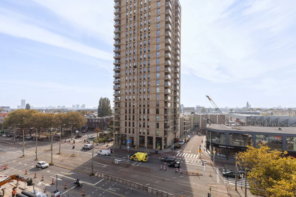 geblurde versie van de foto als achtergrond