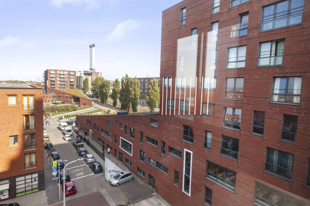 geblurde versie van de foto als achtergrond