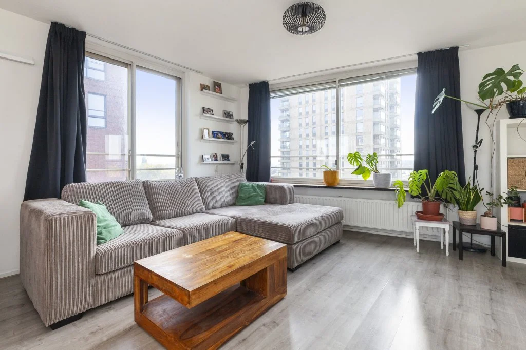 geblurde versie van de foto als achtergrond