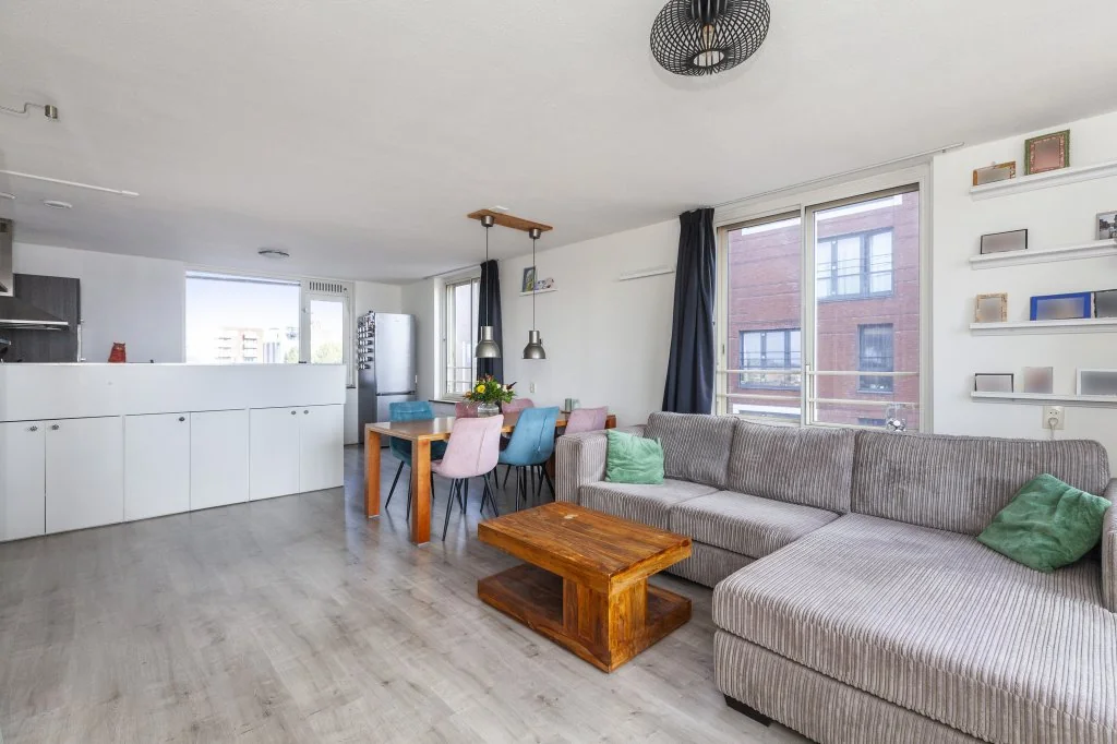 geblurde versie van de foto als achtergrond