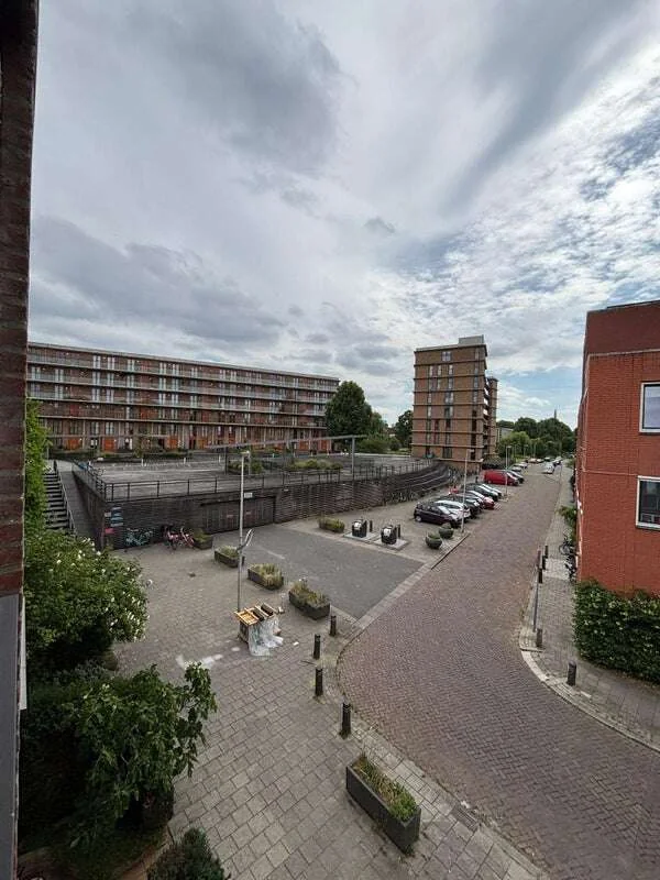 geblurde versie van de foto als achtergrond