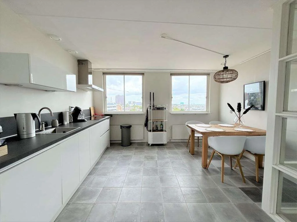 geblurde versie van de foto als achtergrond