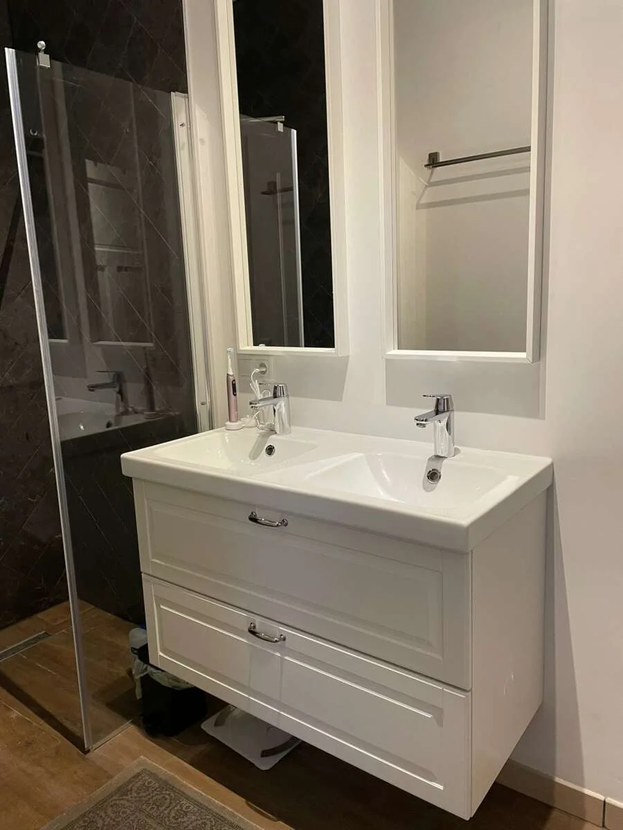 geblurde versie van de foto als achtergrond