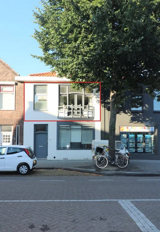 geblurde versie van de foto als achtergrond