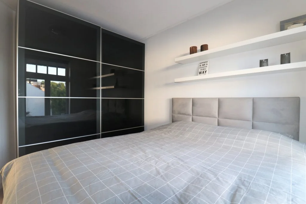 geblurde versie van de foto als achtergrond