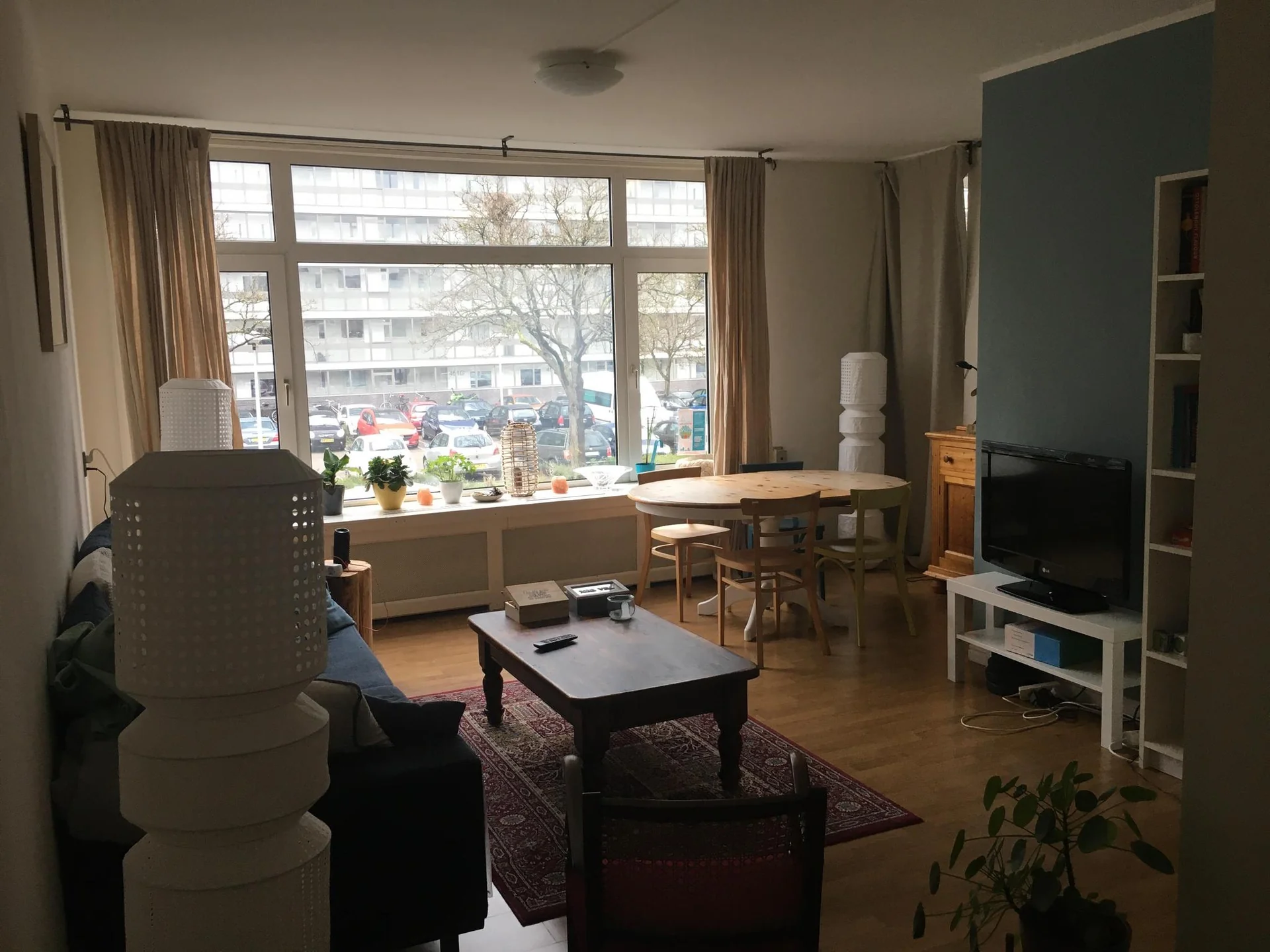 geblurde versie van de foto als achtergrond