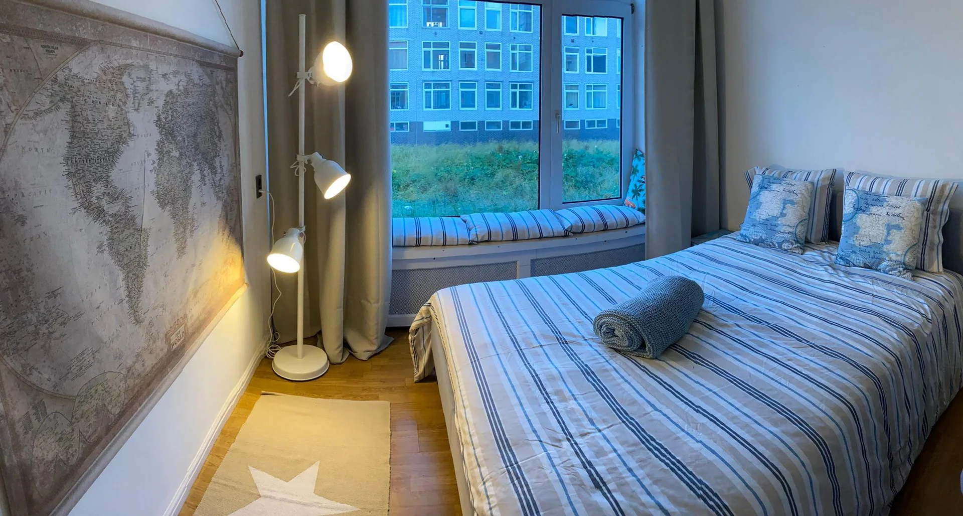 geblurde versie van de foto als achtergrond