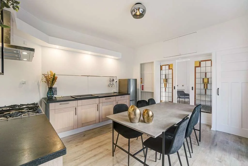 geblurde versie van de foto als achtergrond