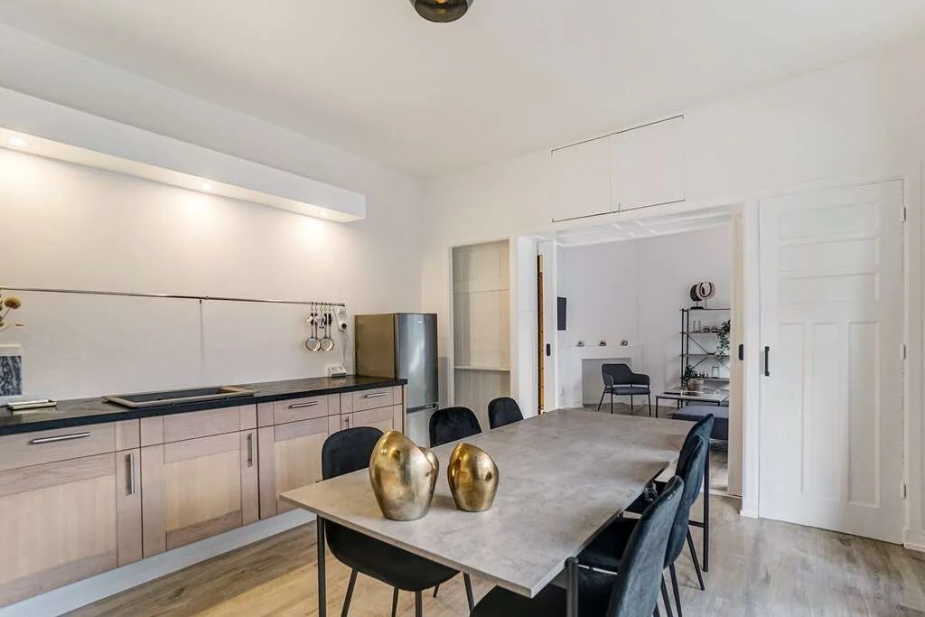 geblurde versie van de foto als achtergrond