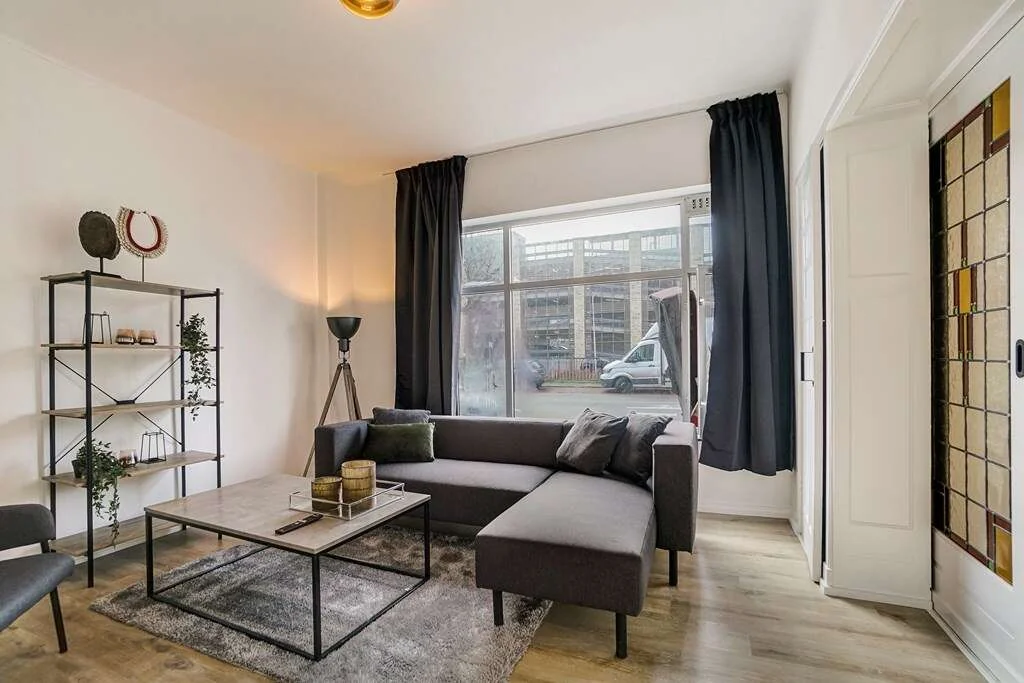 geblurde versie van de foto als achtergrond