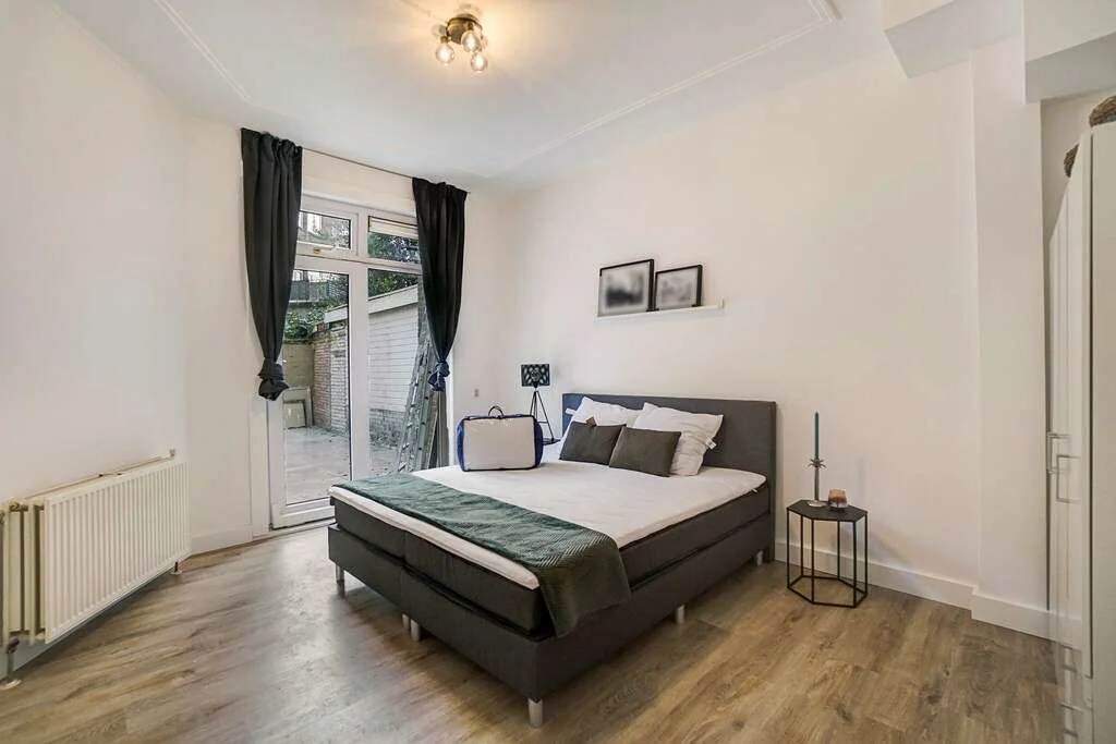 geblurde versie van de foto als achtergrond