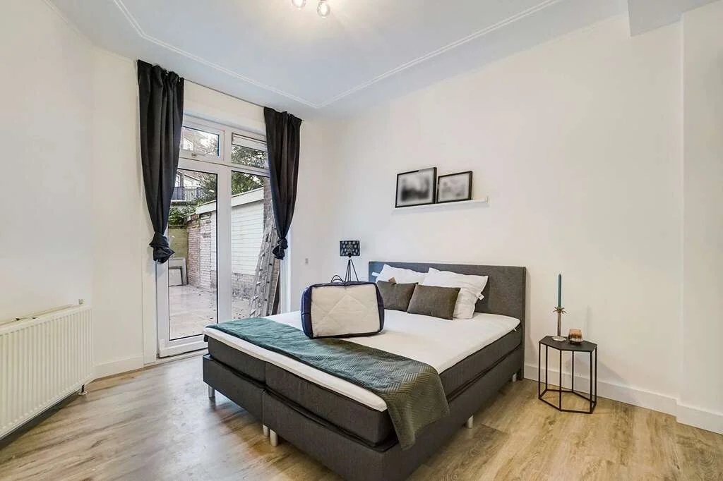 geblurde versie van de foto als achtergrond