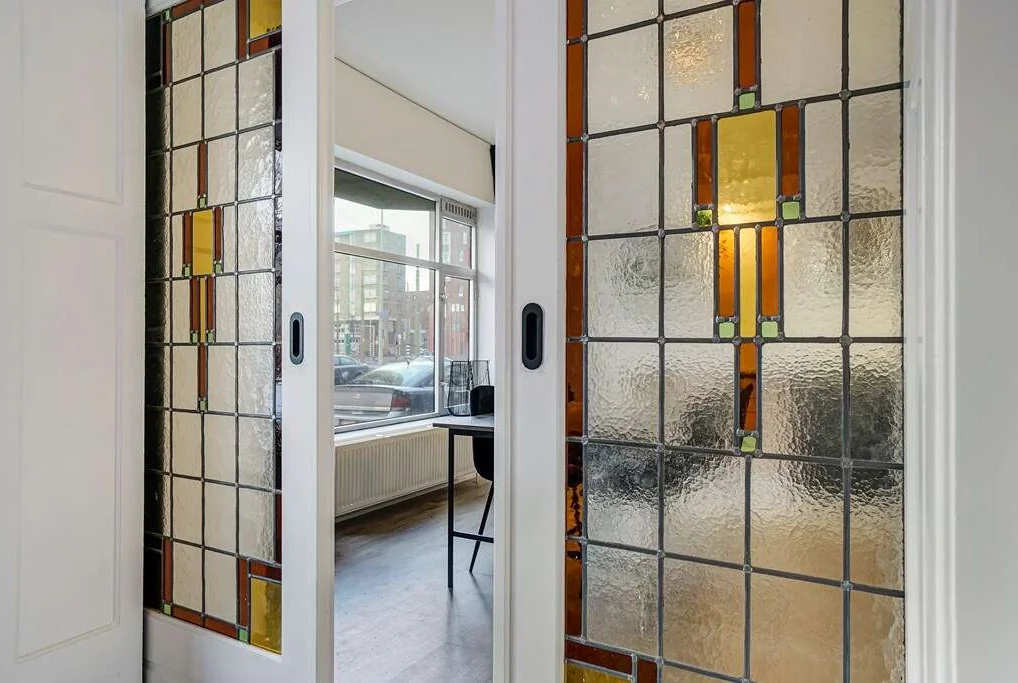 geblurde versie van de foto als achtergrond