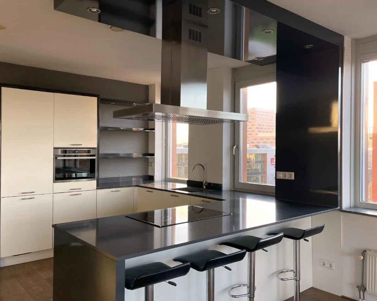 geblurde versie van de foto als achtergrond