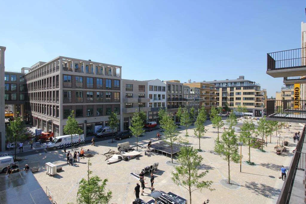 geblurde versie van de foto als achtergrond