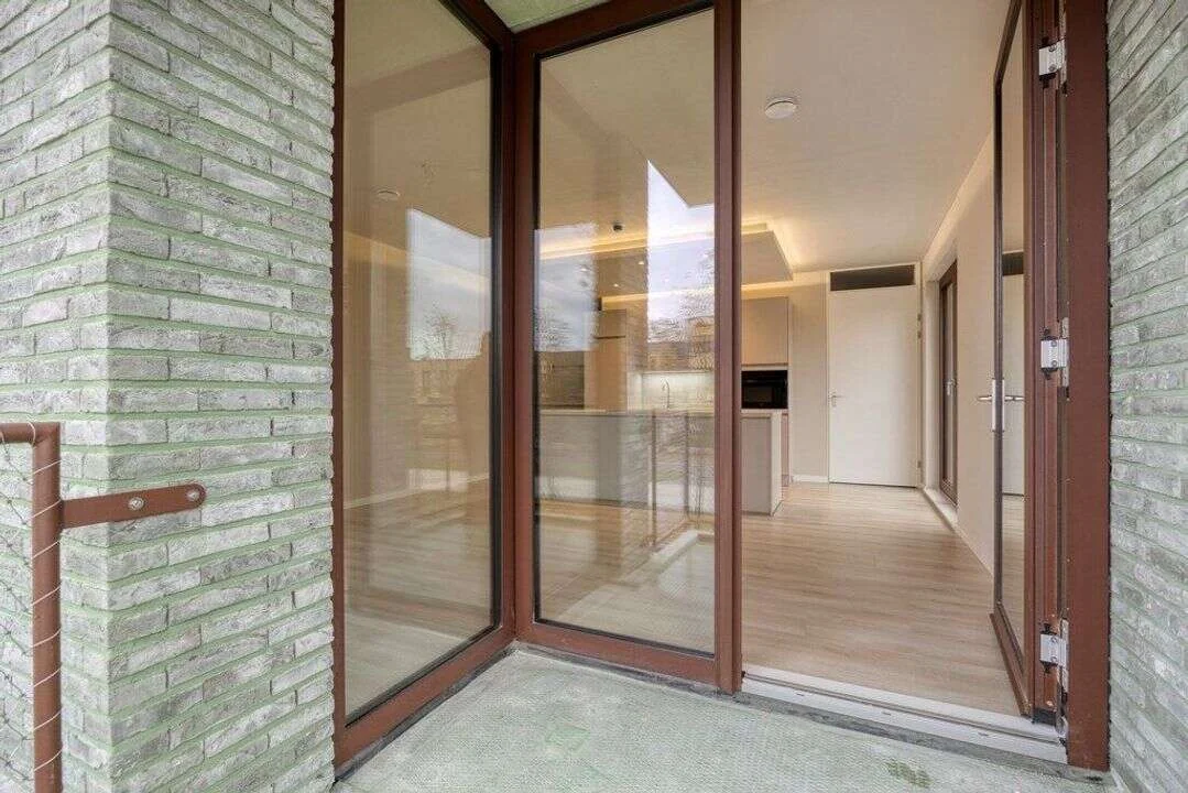 geblurde versie van de foto als achtergrond