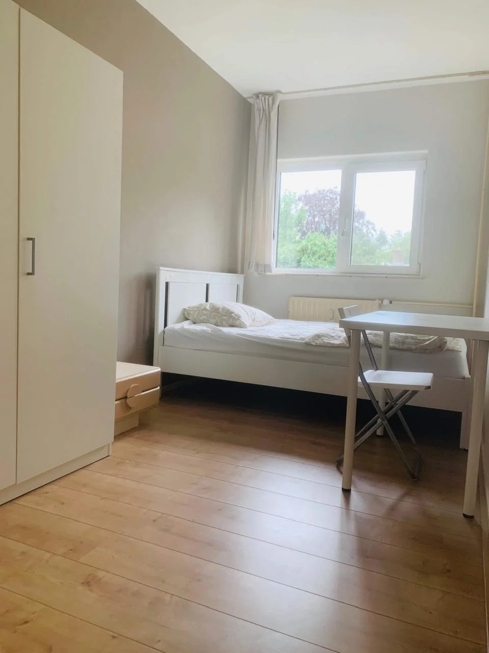 geblurde versie van de foto als achtergrond