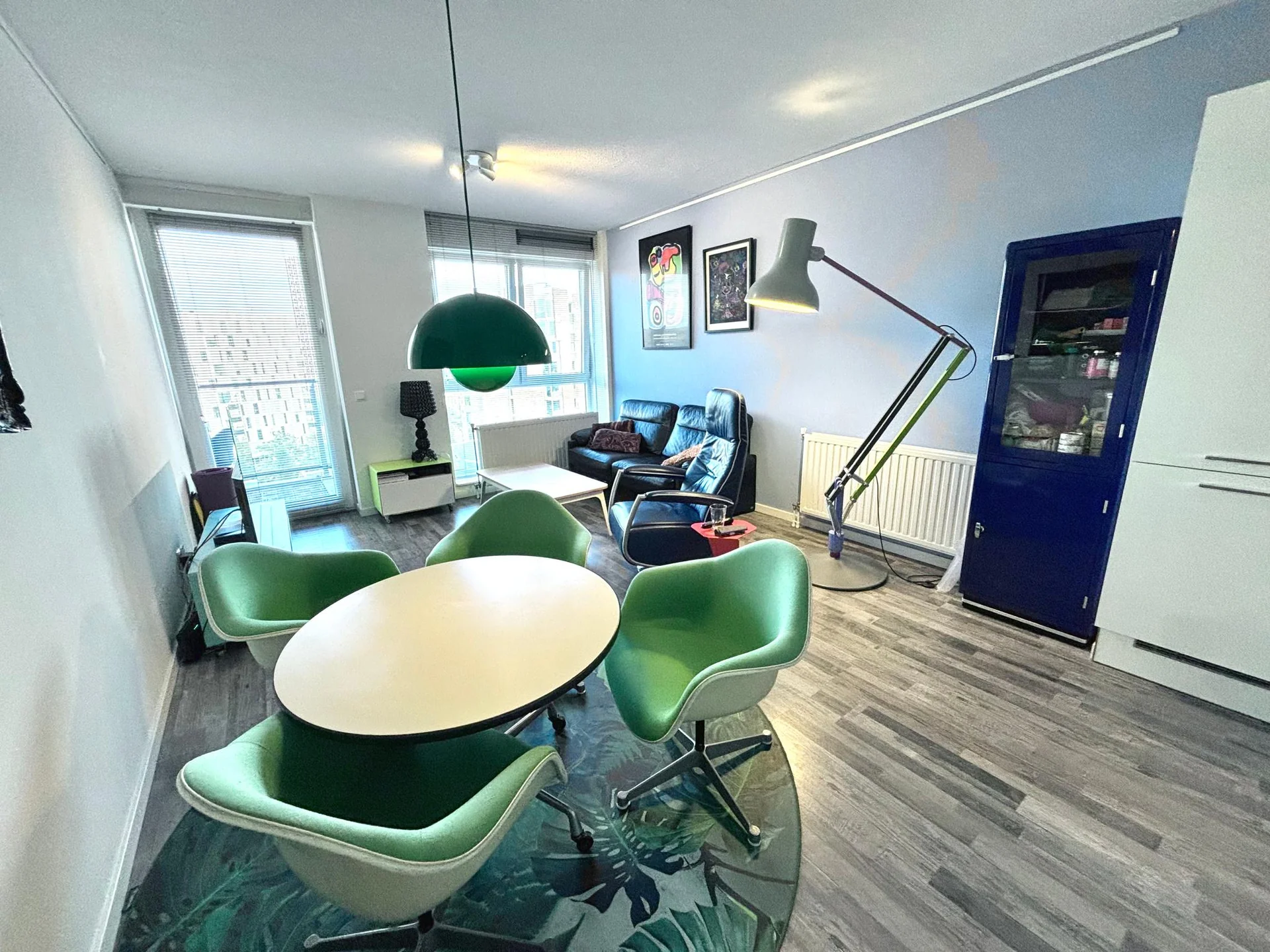 geblurde versie van de foto als achtergrond