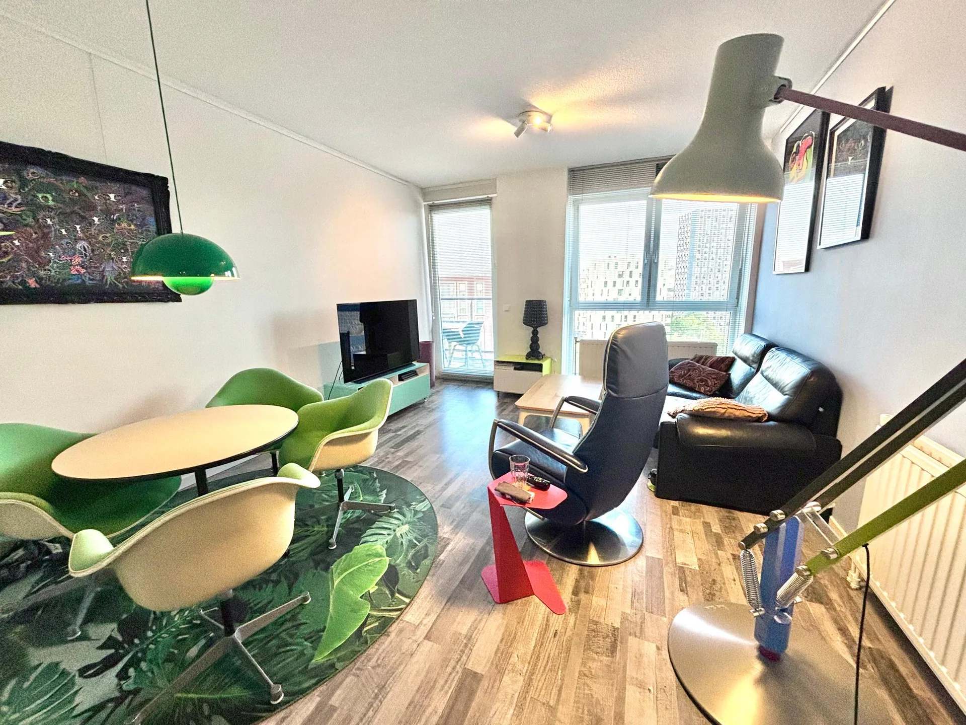 geblurde versie van de foto als achtergrond