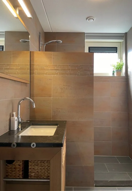 geblurde versie van de foto als achtergrond