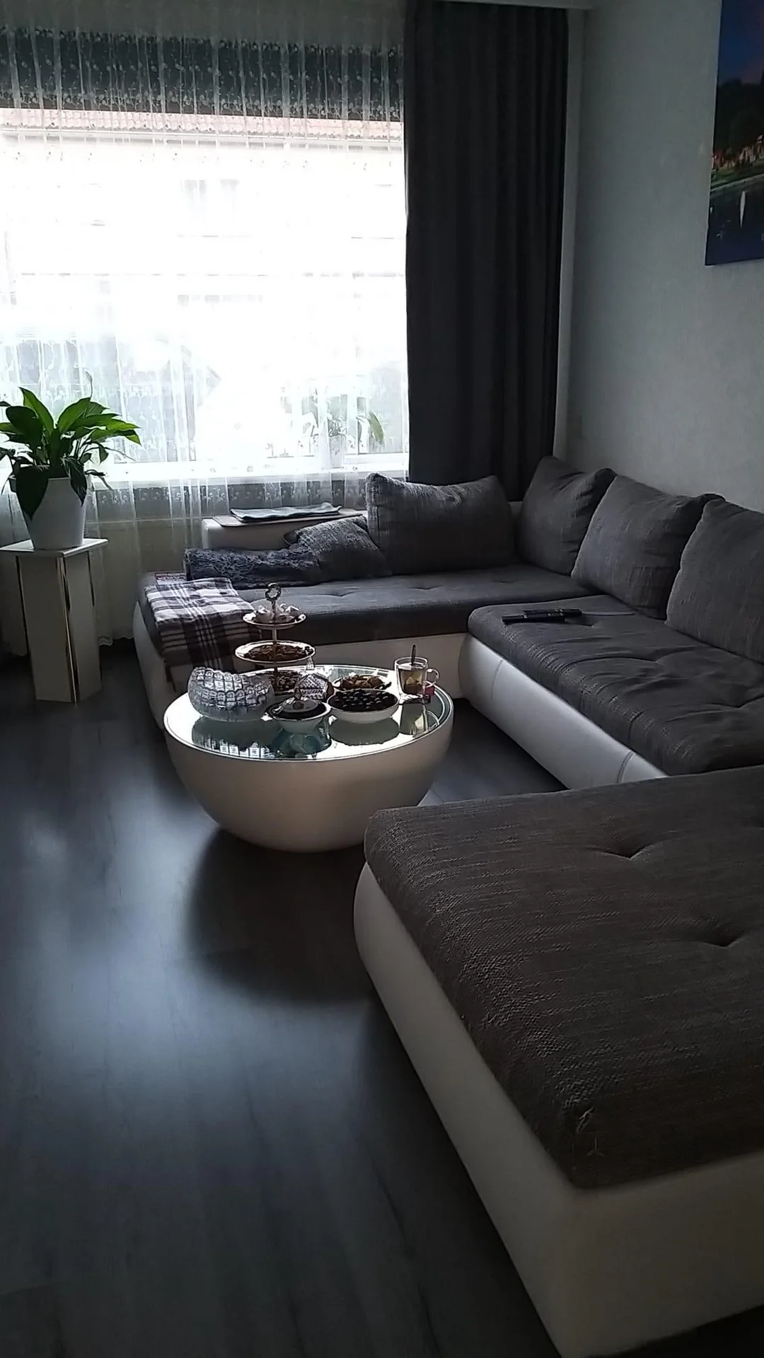 geblurde versie van de foto als achtergrond