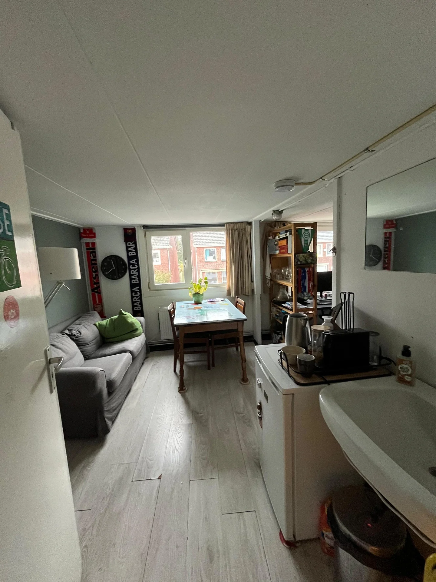 geblurde versie van de foto als achtergrond