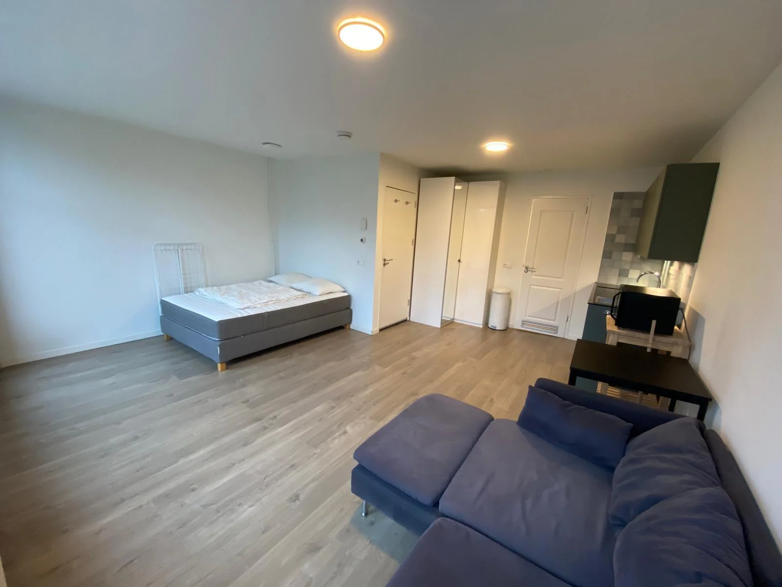 geblurde versie van de foto als achtergrond