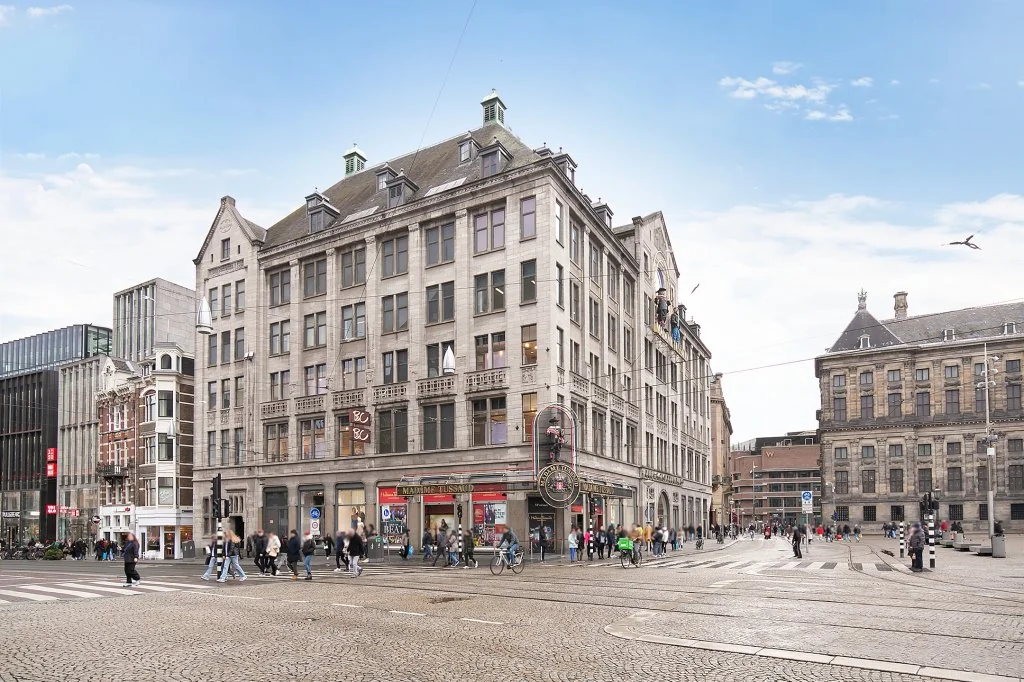 geblurde versie van de foto als achtergrond