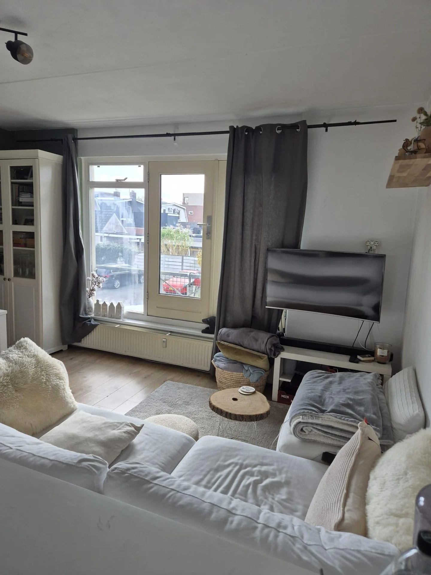 geblurde versie van de foto als achtergrond