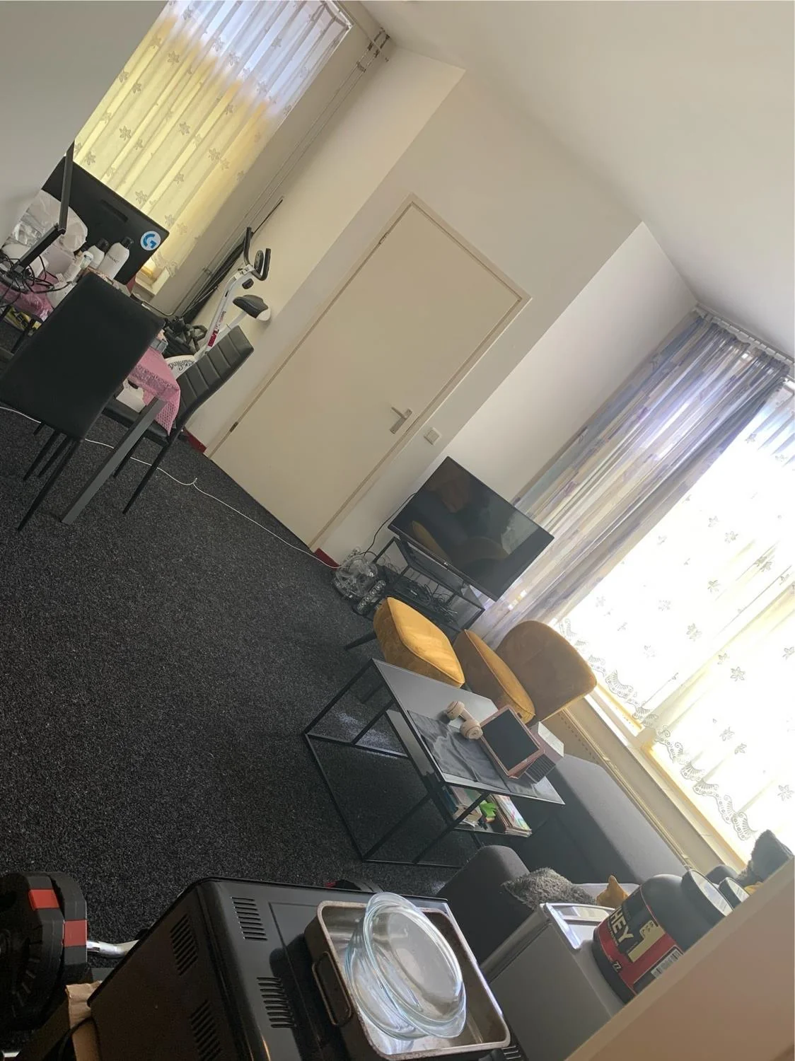 geblurde versie van de foto als achtergrond