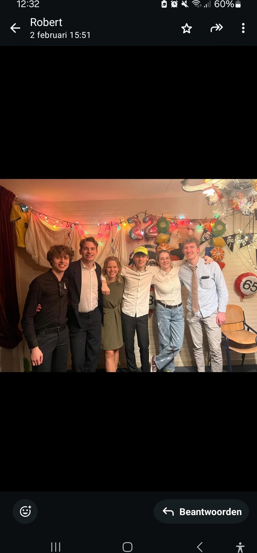 geblurde versie van de foto als achtergrond