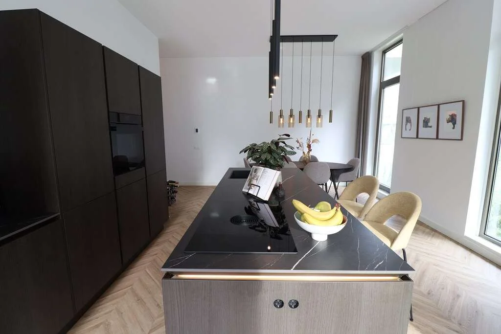 geblurde versie van de foto als achtergrond