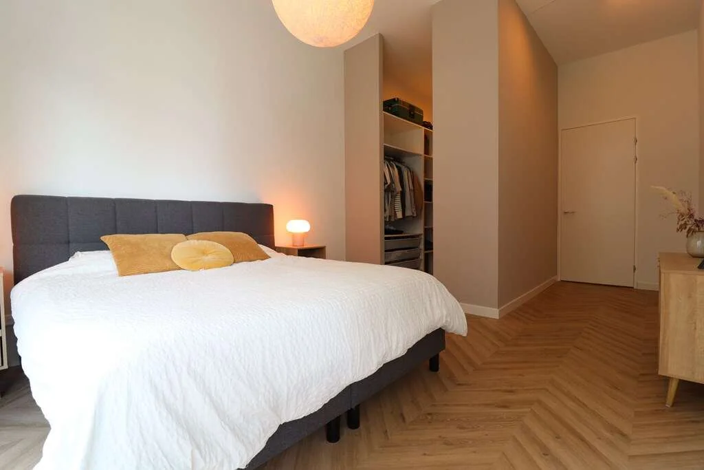 geblurde versie van de foto als achtergrond