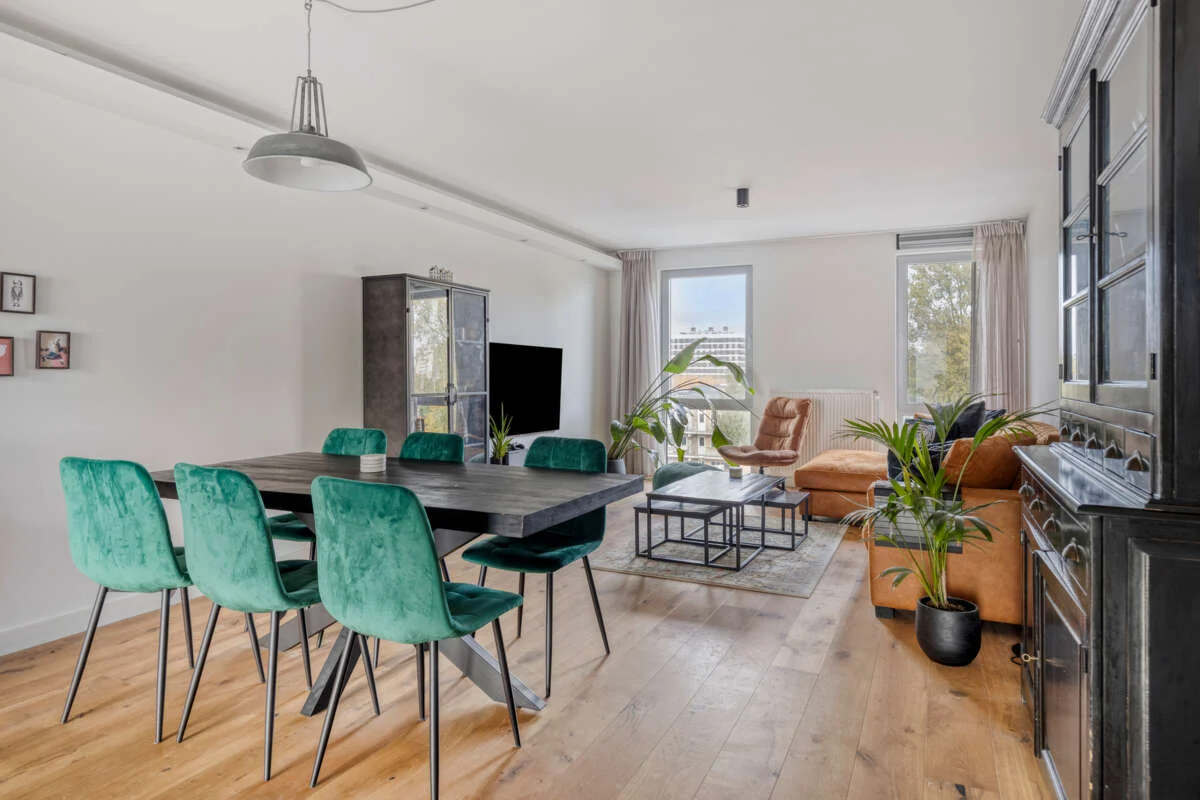 geblurde versie van de foto als achtergrond