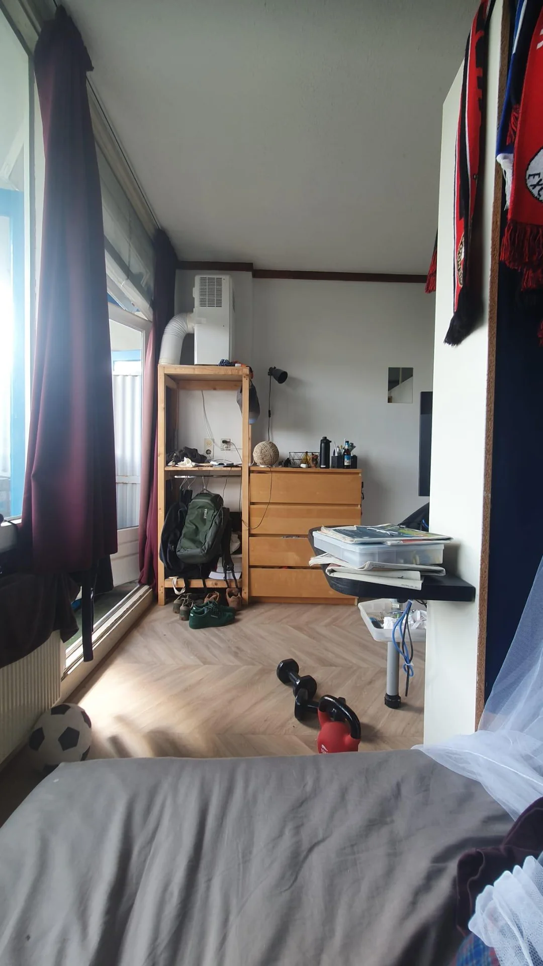 geblurde versie van de foto als achtergrond