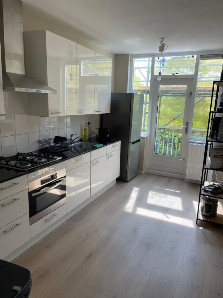 geblurde versie van de foto als achtergrond