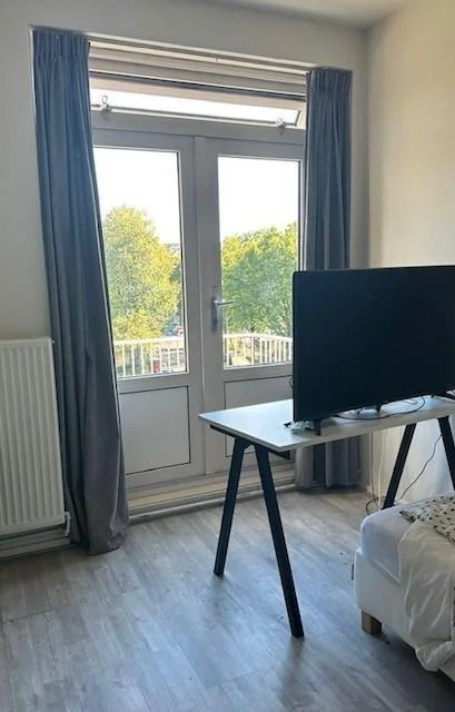 geblurde versie van de foto als achtergrond