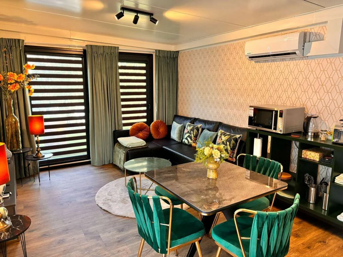 geblurde versie van de foto als achtergrond