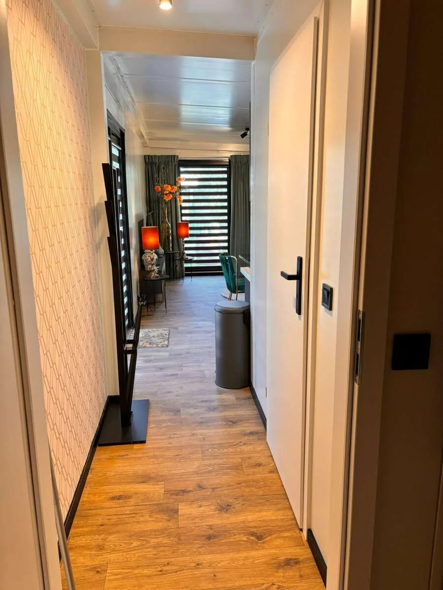 geblurde versie van de foto als achtergrond